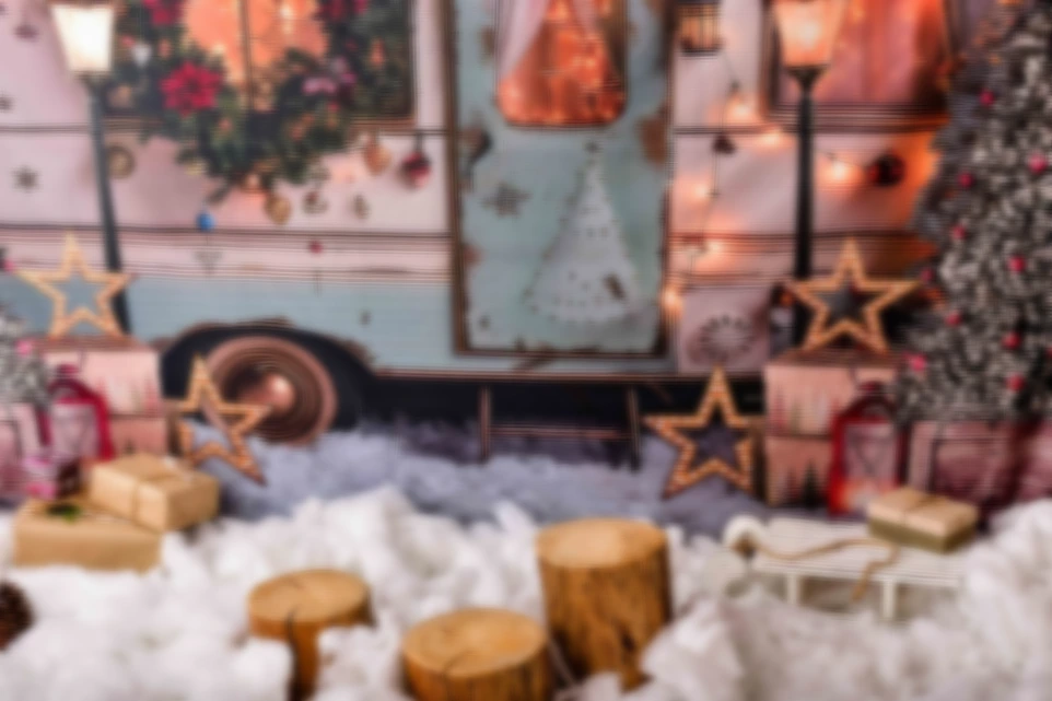 Winterlicher Wohnwagen trifft auf Weihnachtszeit